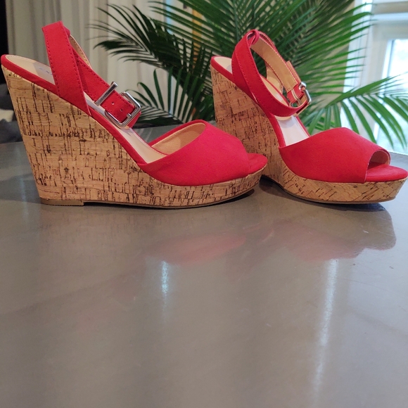 Express Red Suede Platform Sandals - Picture 1 of 4